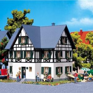 Fachwerk-Zweifamilienhaus