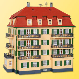 Mehrfamilienhaus mit Balkon